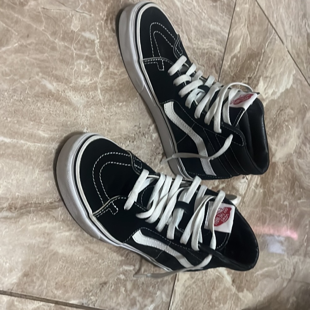 Old skool vans off the wall - Picture 5 of 7